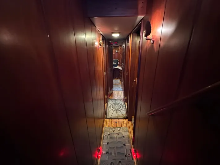 Liberty Belle Yacht Photos Pics 