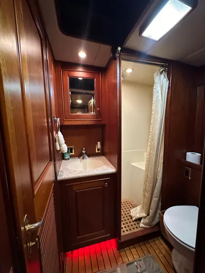 Liberty Belle Yacht Photos Pics 