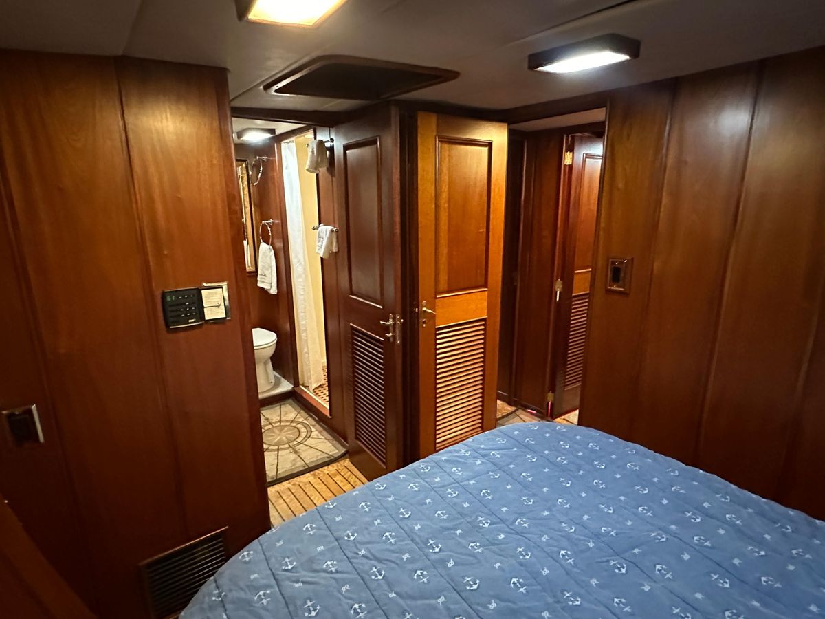 2010 Bertram 58 