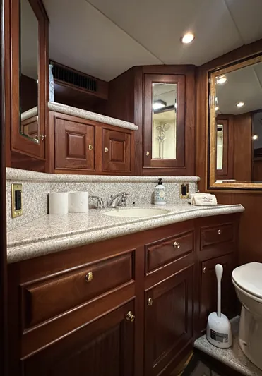 Liberty Belle Yacht Photos Pics 