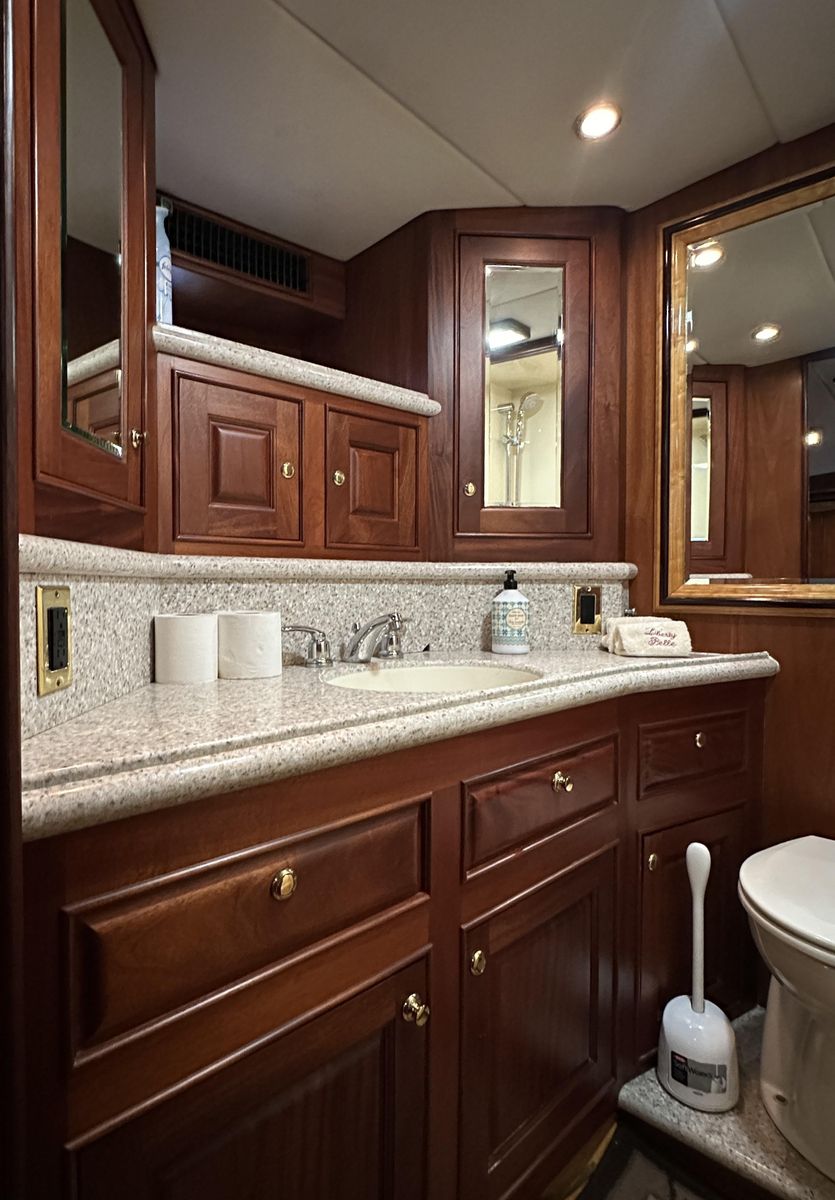 2010 Bertram 58 
