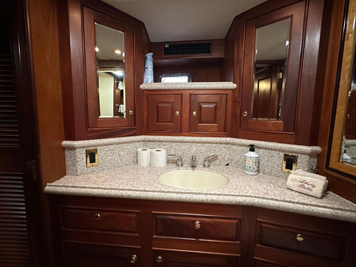2010 Bertram 58 