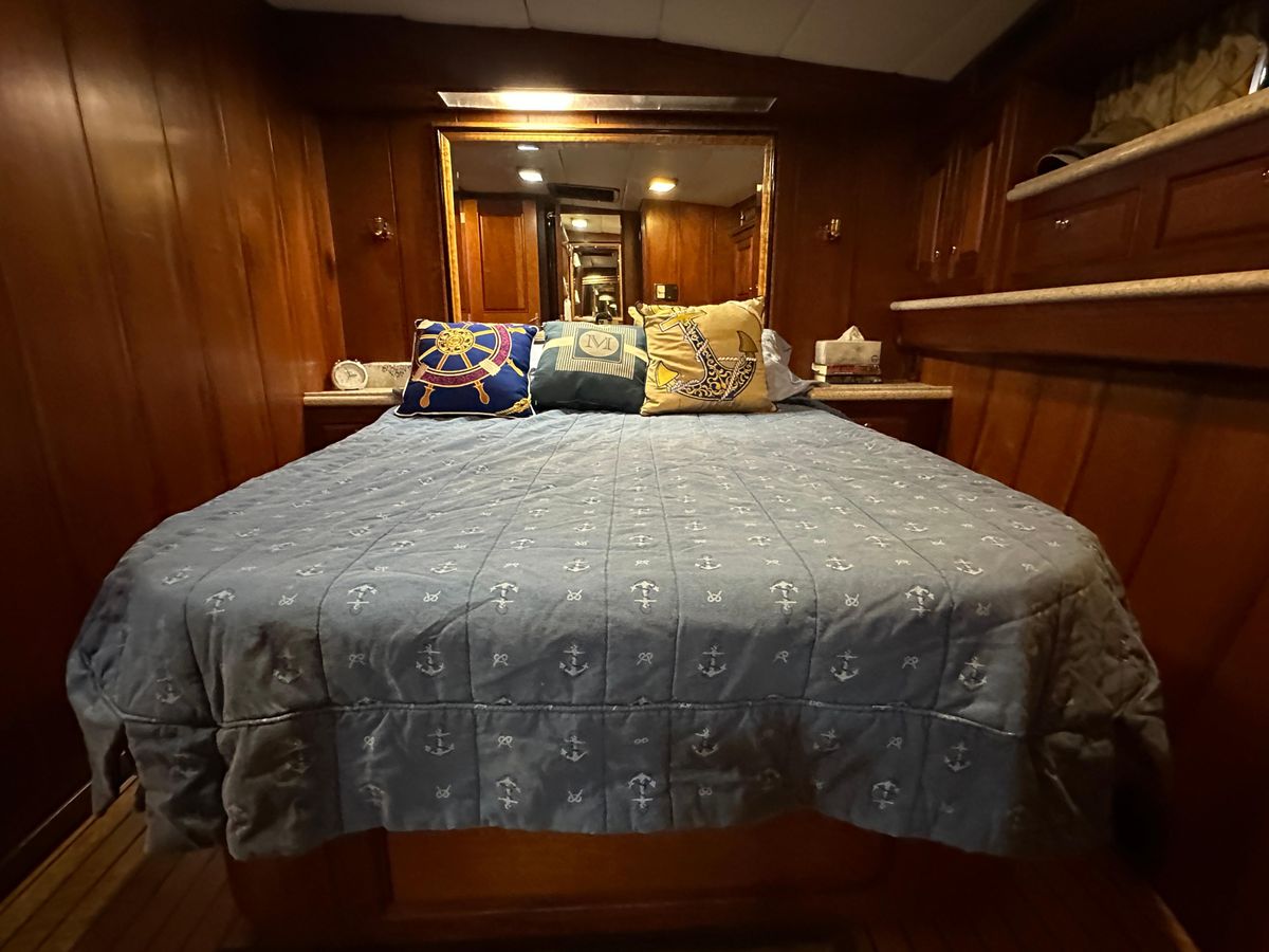2010 Bertram 58 
