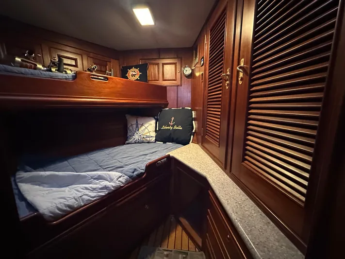 Liberty Belle Yacht Photos Pics 