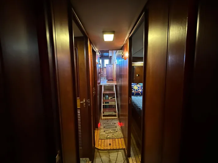 Liberty Belle Yacht Photos Pics 