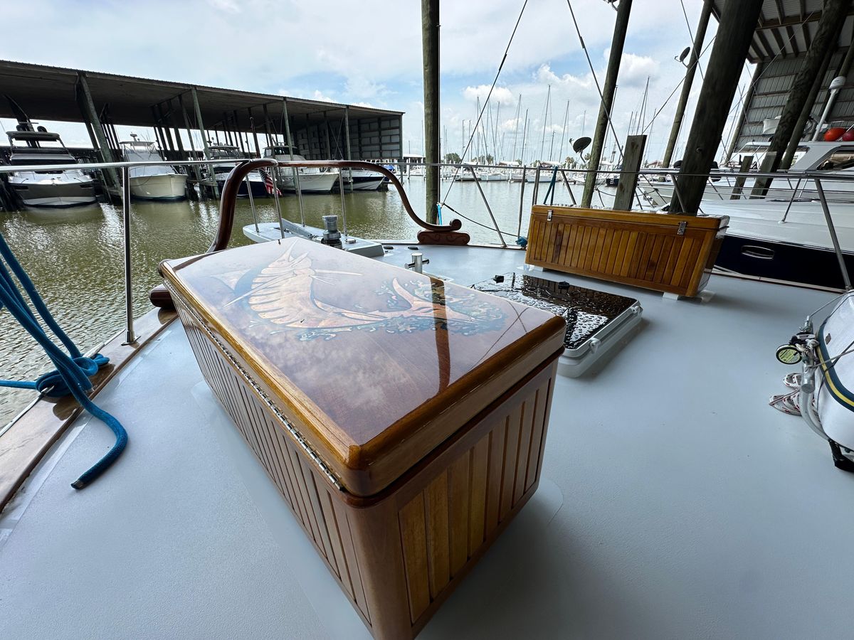2010 Bertram 58 