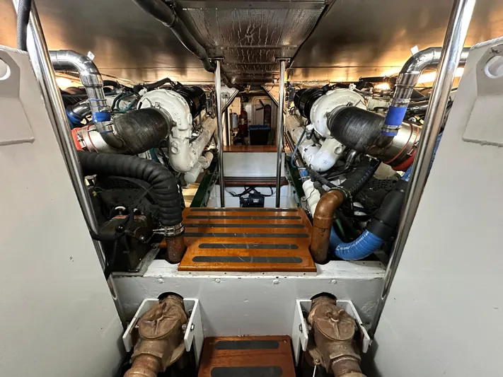 Liberty Belle Yacht Photos Pics 