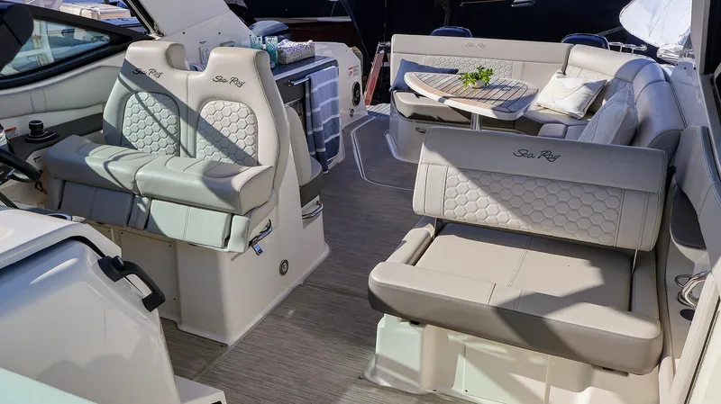 4743jg Yacht Photos Pics Luxurious 2021 Sea Ray 320 Sundancer interior with plush seating and elegant design.