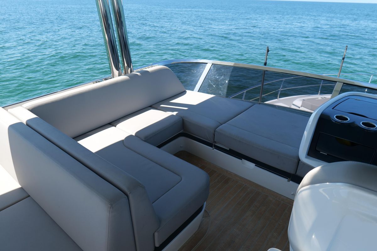 2022 Pearl 62 