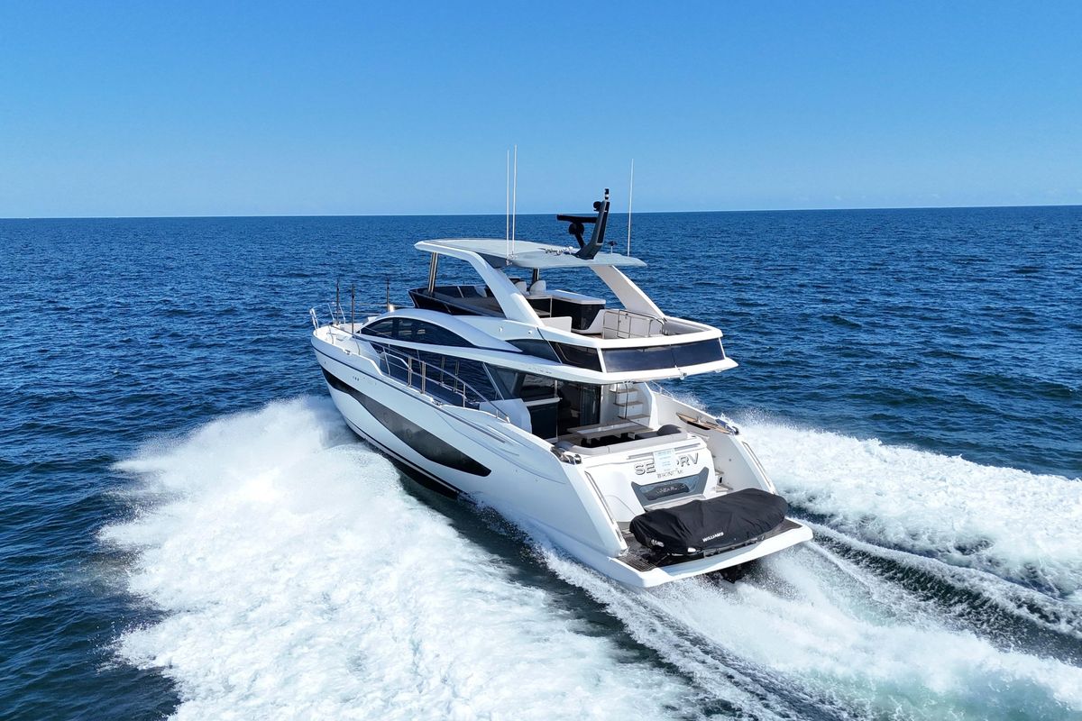2022 Pearl 62 