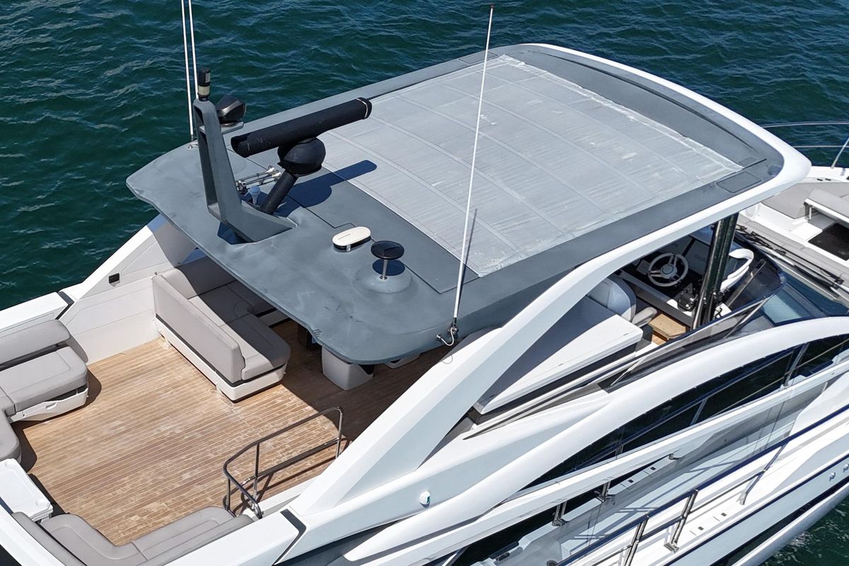 2022 Pearl 62 