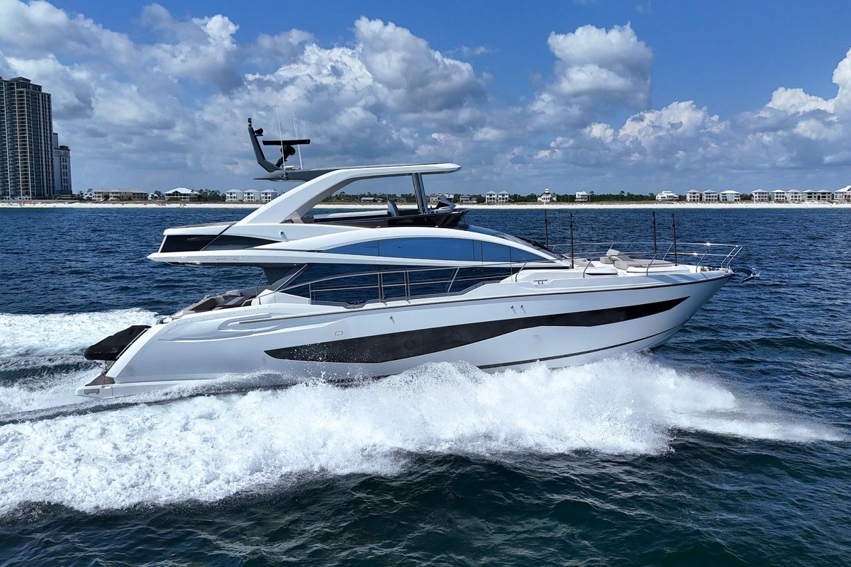 2022 Pearl 62 