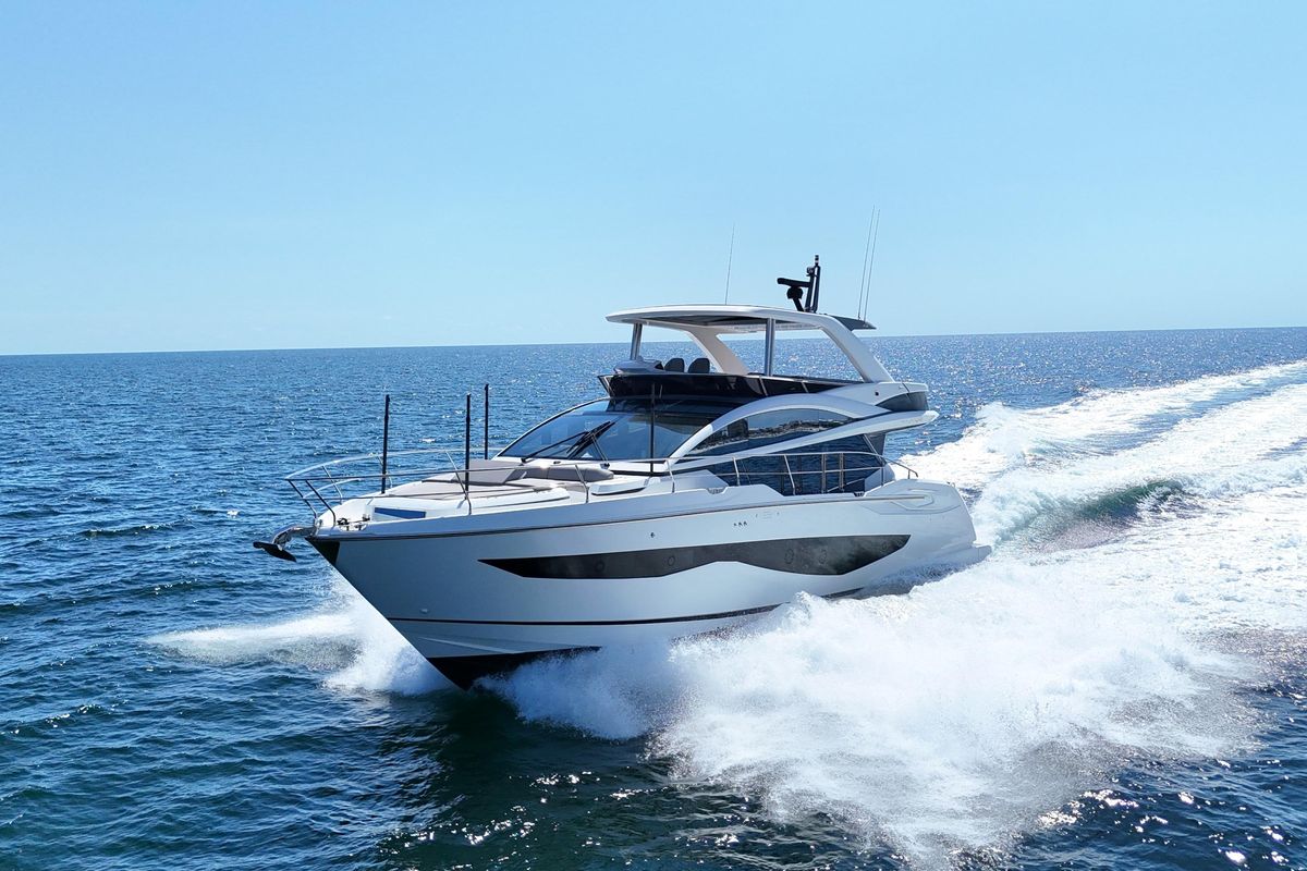 2022 Pearl 62 