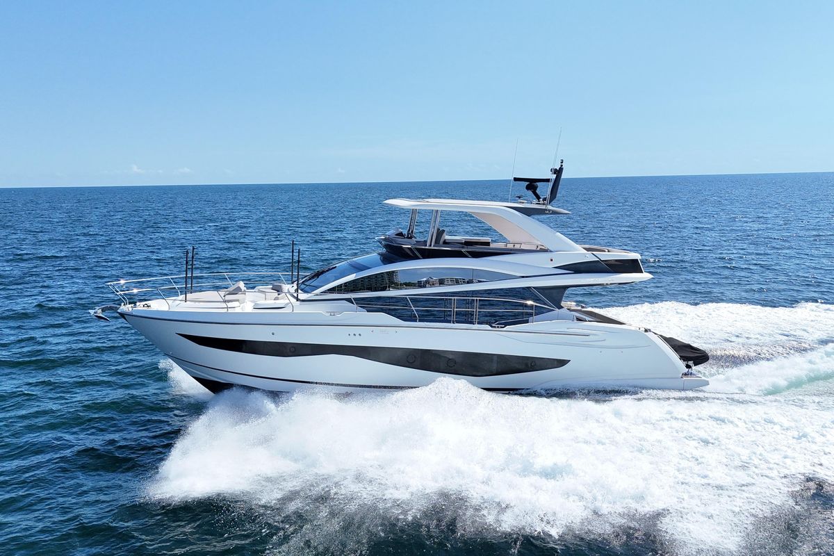 2022 Pearl 62 