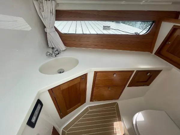 2025 Mjm Yacht Photos Pics 2025 MJM 35 - Cabin Head