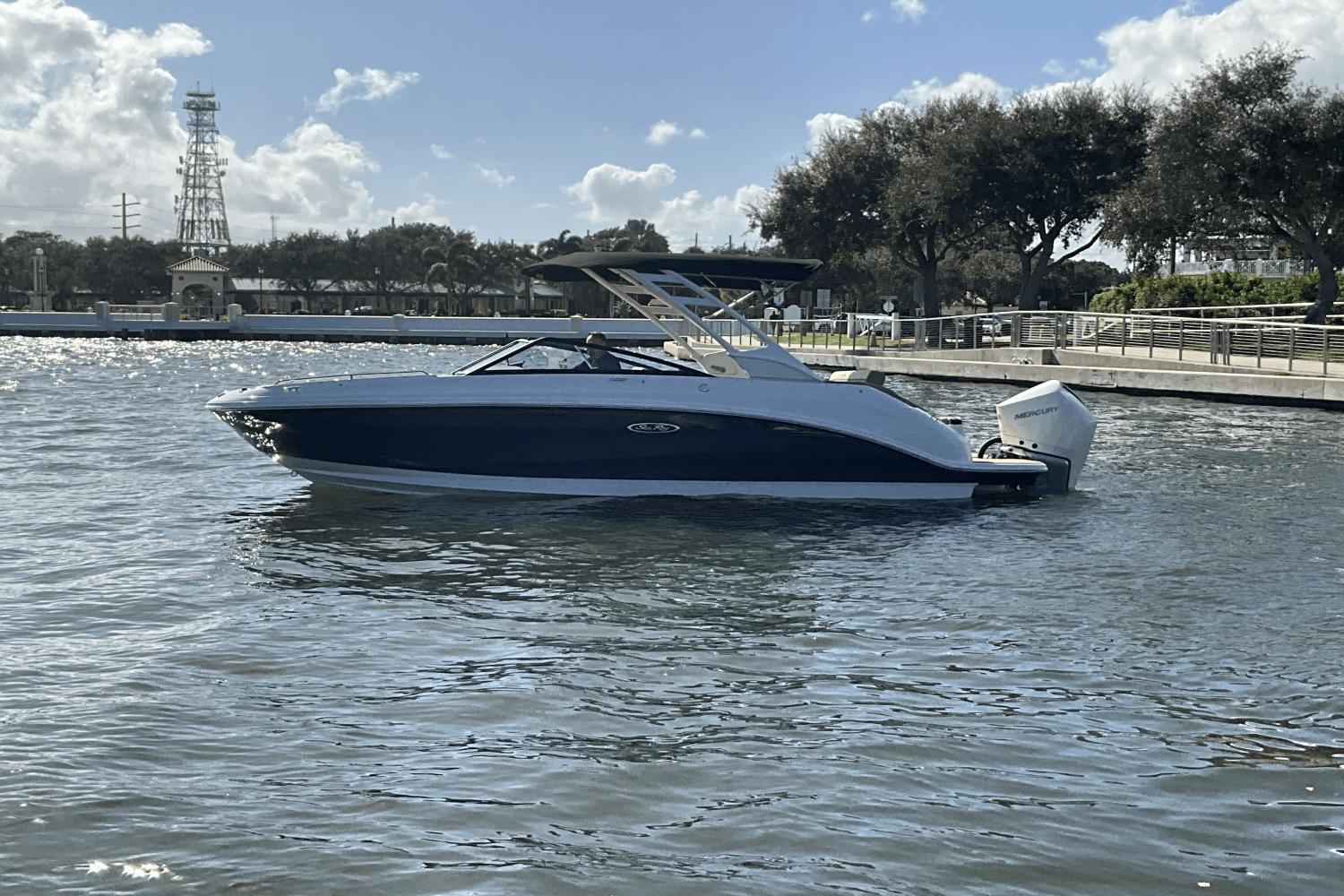 2024 Sea Ray SDX 250 Outboard Runabout for sale - YachtWorld