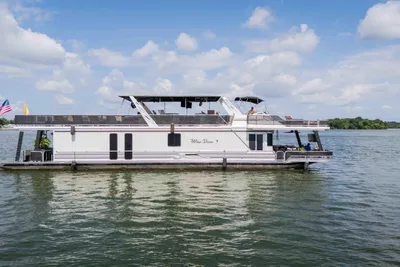 Sumerset Houseboat