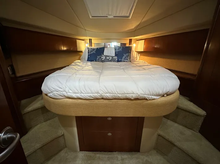  Yacht Photos Pics Luxurious bedroom interior of 2005 Sea Ray 420 Sedan Bridge yacht.