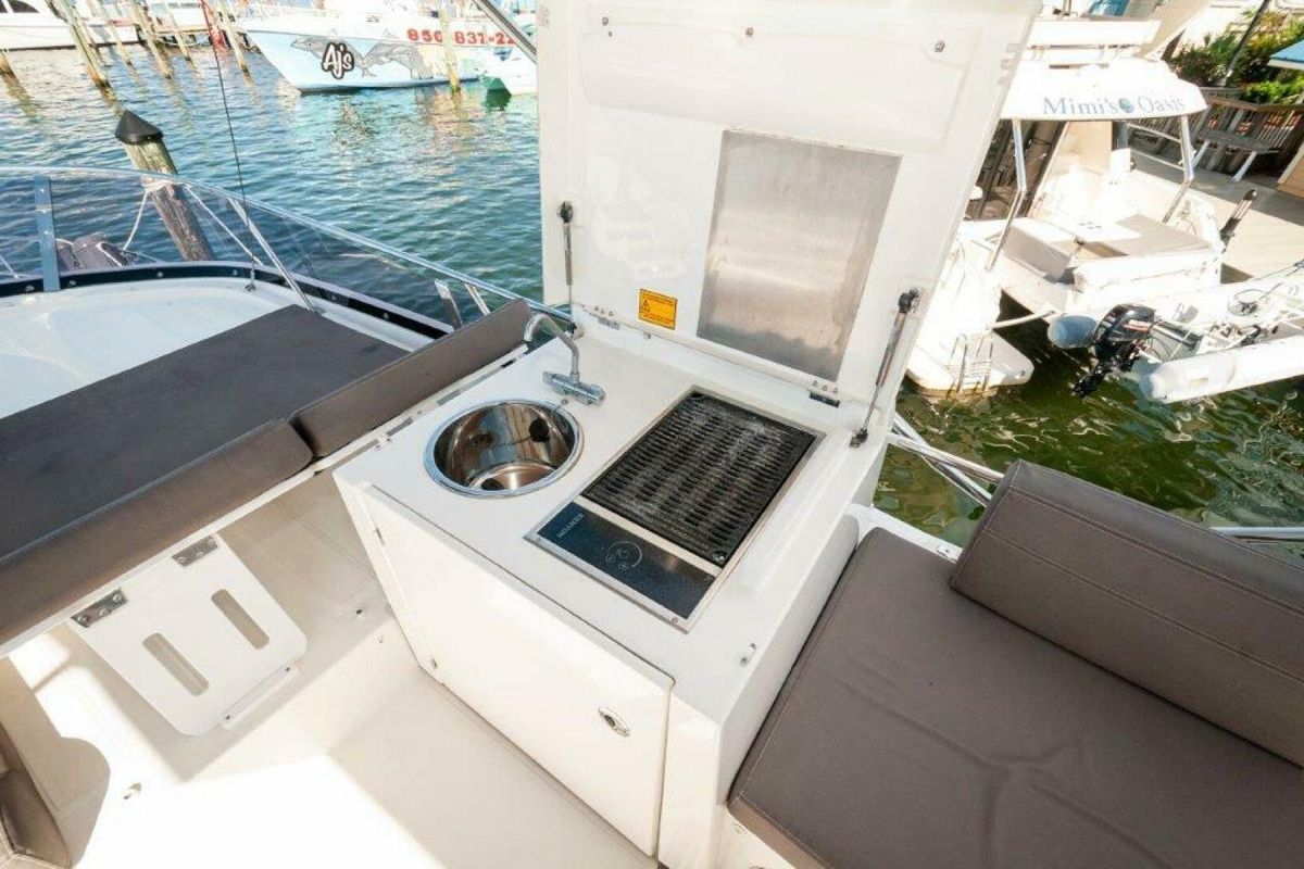2017 Prestige 46 