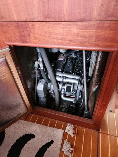 Plan B Yacht Photos Pics 