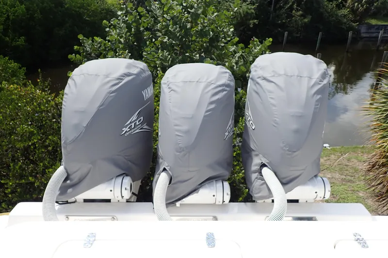 Plumb Crazy Yacht Photos Pics Contender 44 PLUMB CRAZY - Triple Yamaha Engines