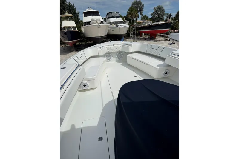 Plumb Crazy Yacht Photos Pics Contender 44 PLUMB CRAZY - Bow