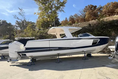 Aviara AV40 Outboard