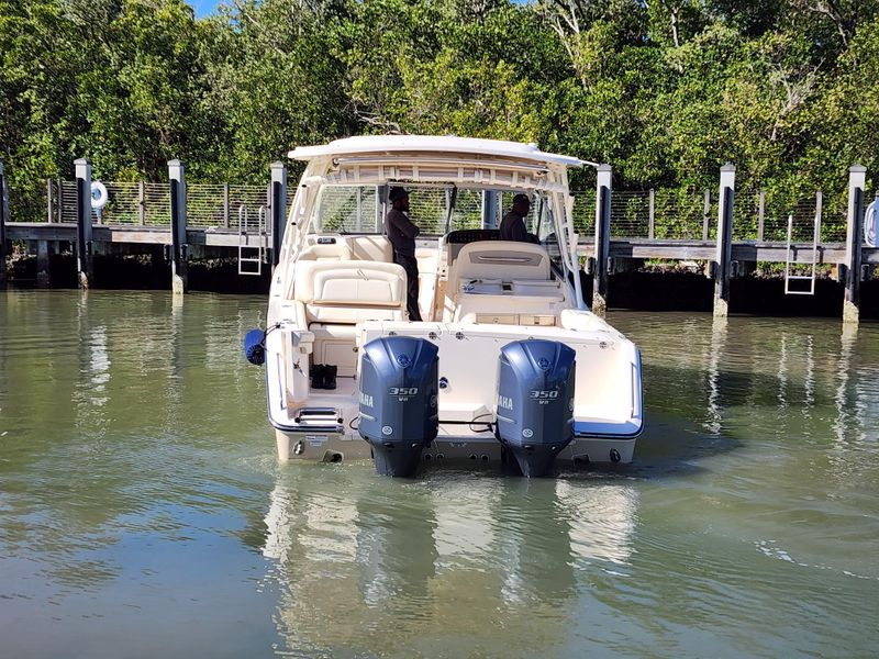 2016 Grady-White Freedom 335