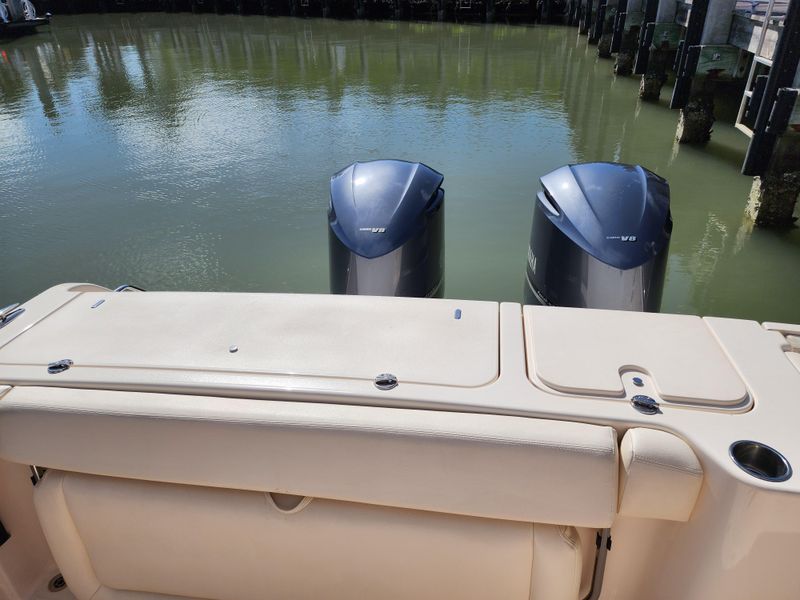 2016 Grady-White Freedom 335