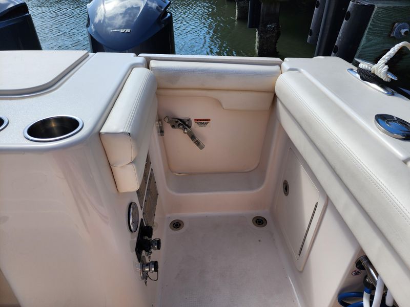 2016 Grady-White Freedom 335