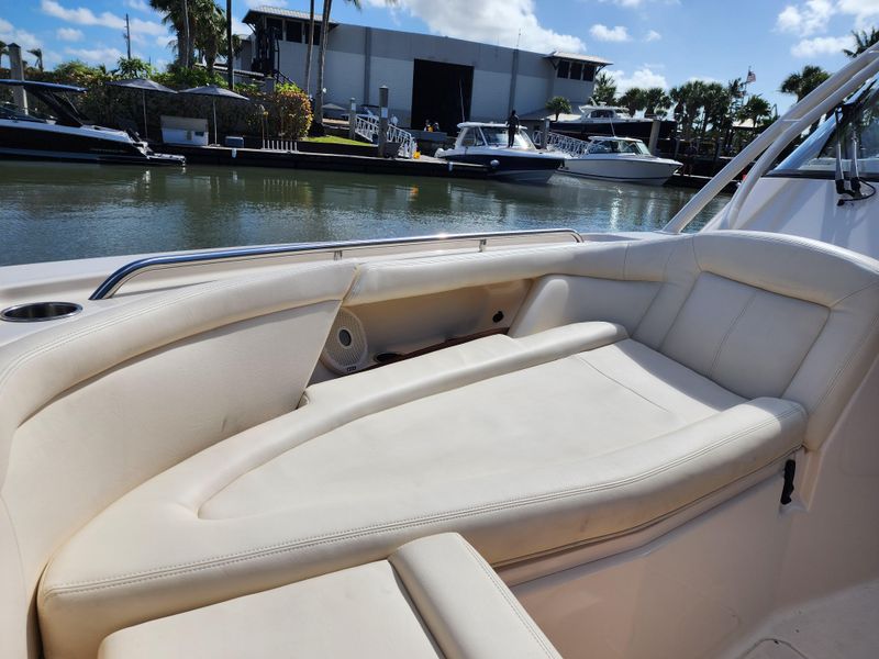 2016 Grady-White Freedom 335
