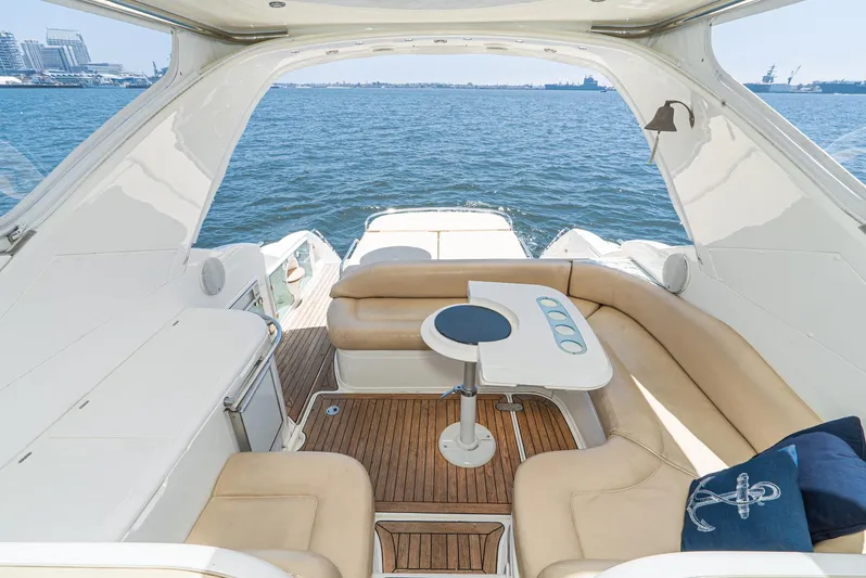  Yacht Photos Pics Luxurious 2000 Fairline 48 Targa yacht interior with elegant seating and ocean view.