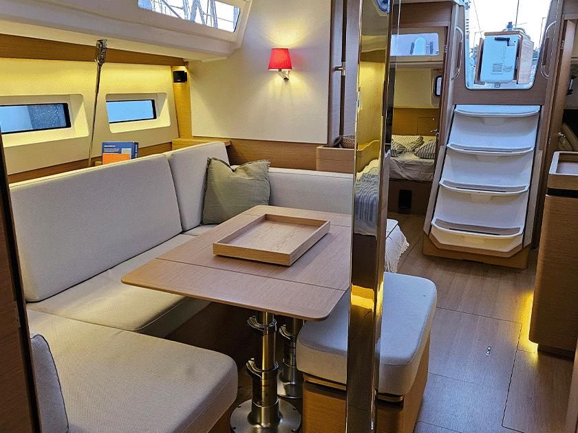 2018 Jeanneau 43 