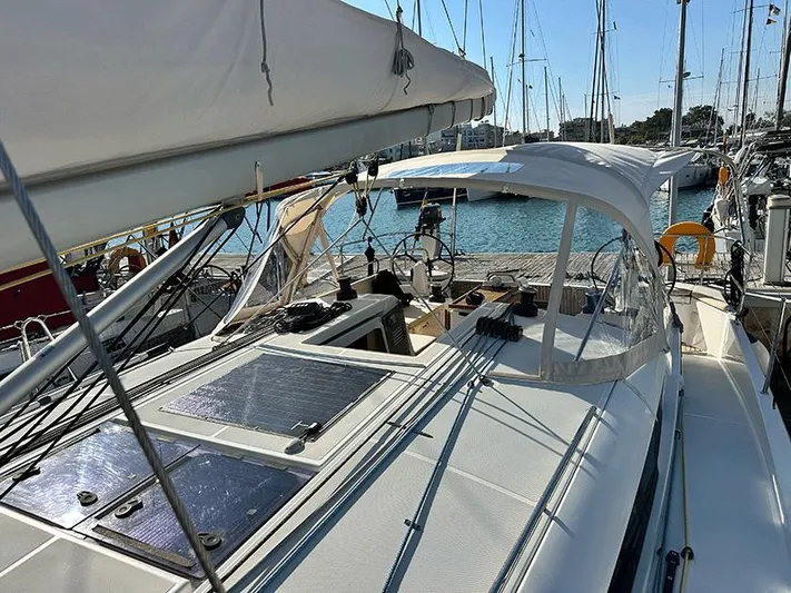  Yacht Photos Pics Jeanneau Sun Odyssey 440 2018