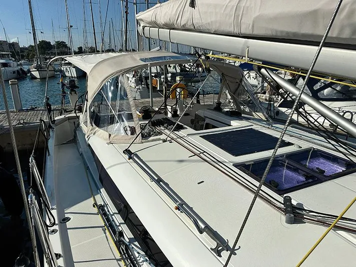  Yacht Photos Pics Jeanneau Sun Odyssey 440 2018