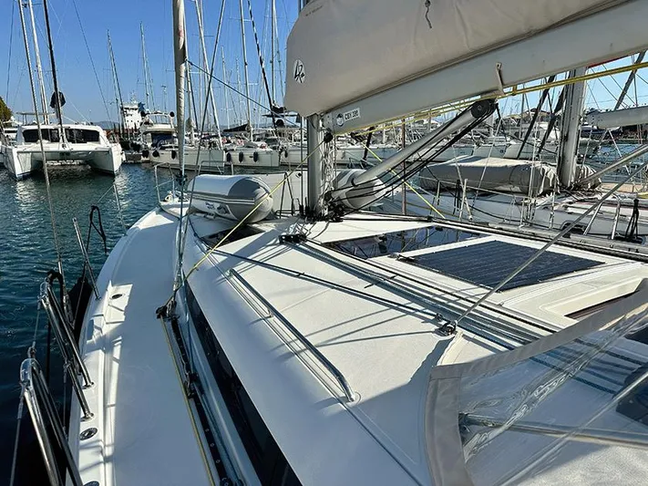  Yacht Photos Pics Jeanneau Sun Odyssey 440 2018