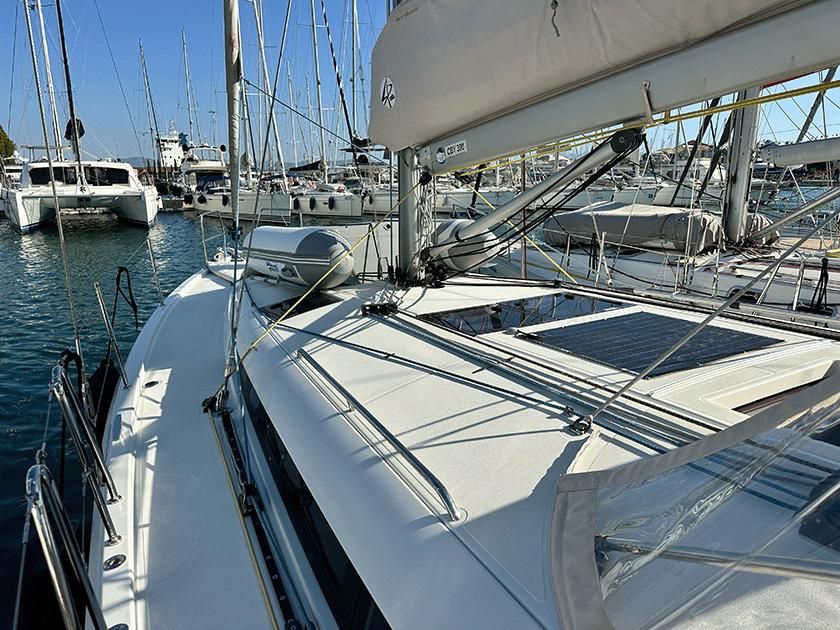 2018 Jeanneau 43 