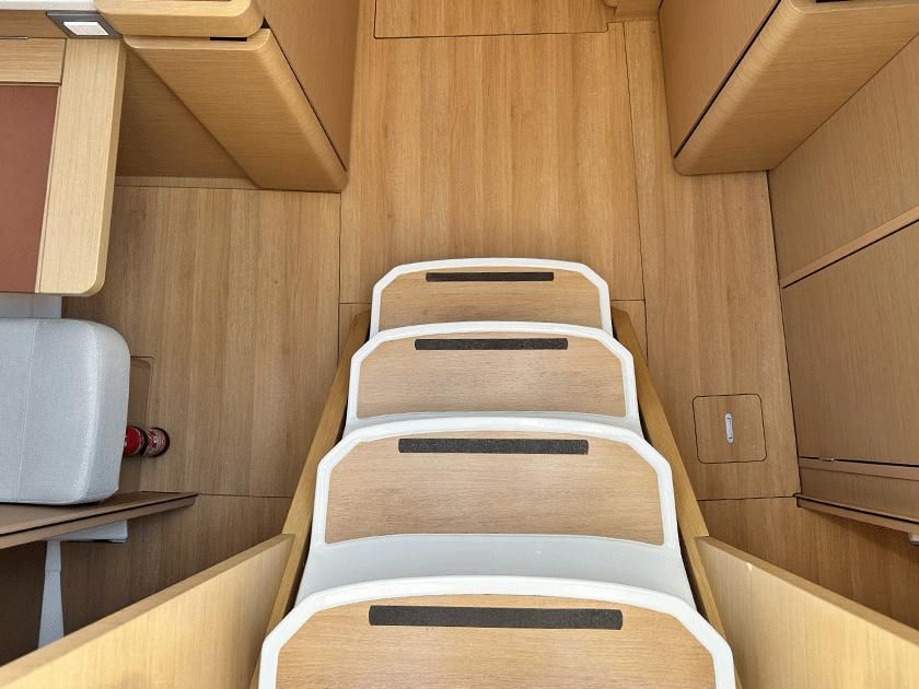2018 Jeanneau 43 