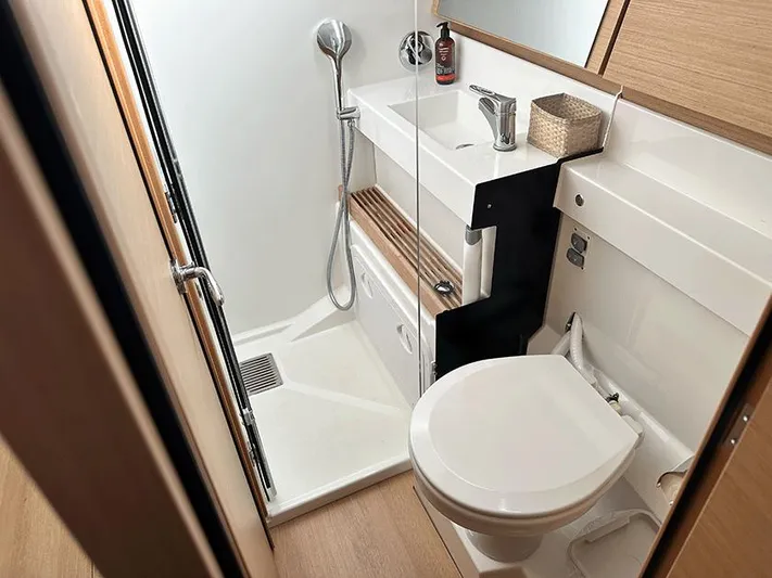  Yacht Photos Pics Jeanneau Sun Odyssey 440 2018