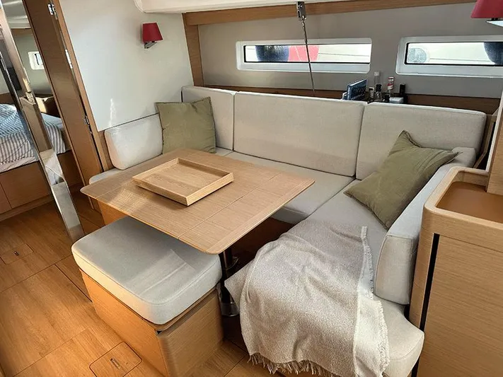  Yacht Photos Pics Jeanneau Sun Odyssey 440 2018