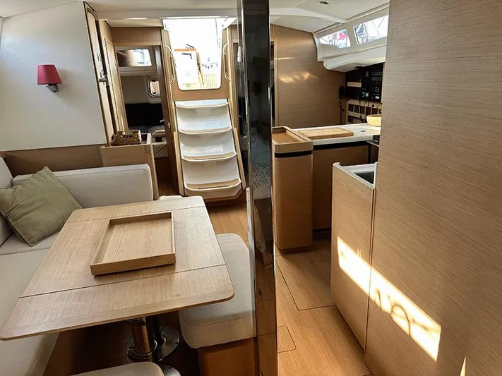  Yacht Photos Pics Jeanneau Sun Odyssey 440 2018