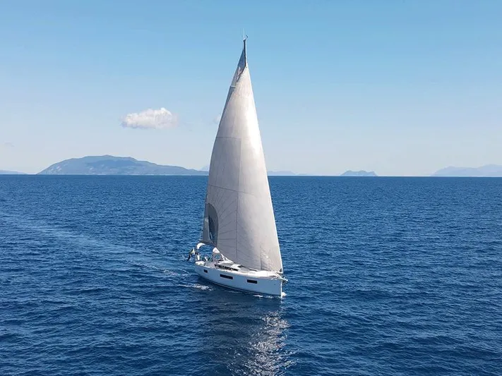  Yacht Photos Pics Jeanneau Sun Odyssey 440 2018