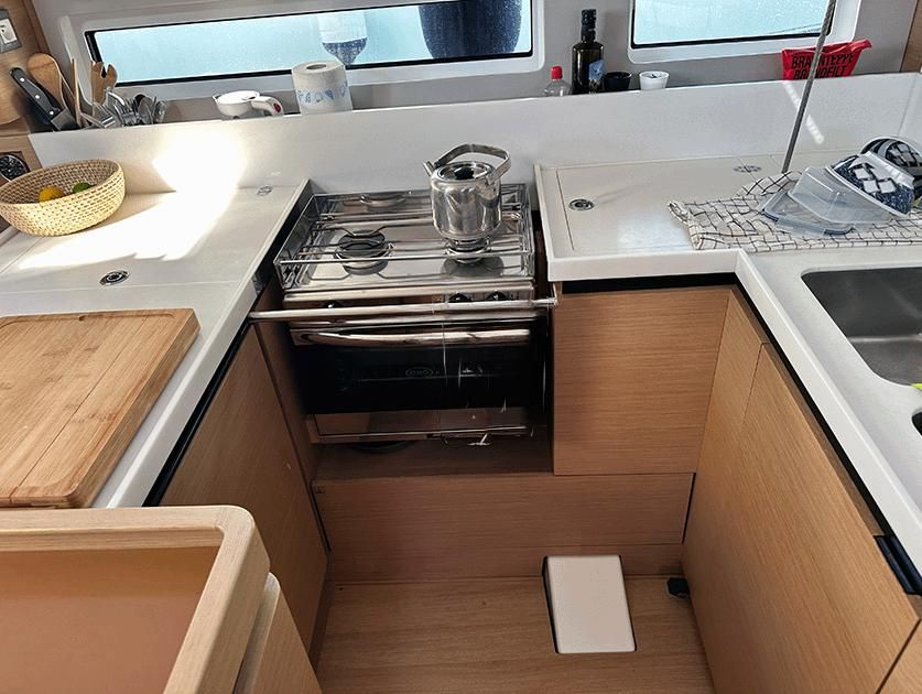 2018 Jeanneau 43 