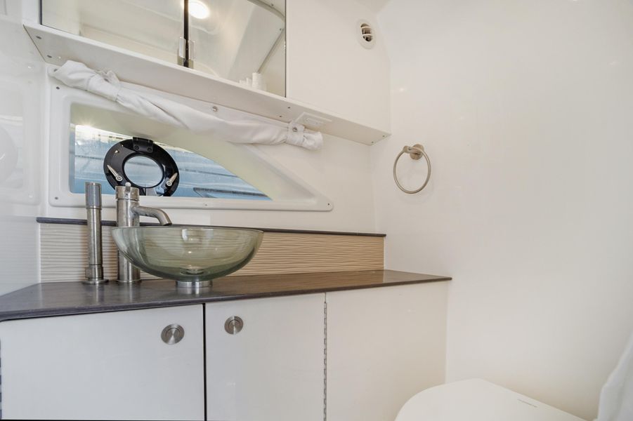 2020 Sea Ray Sundancer 320