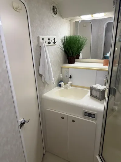 Anna Christine Yacht Photos Pics 