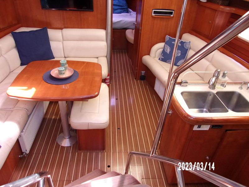 2006 Hunter Center Cockpit