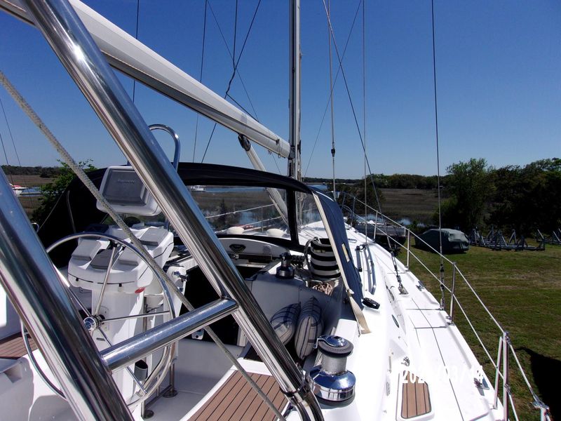 2006 Hunter Center Cockpit