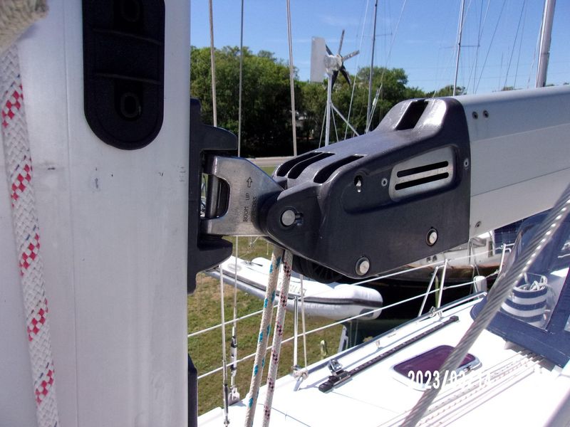 2006 Hunter Center Cockpit
