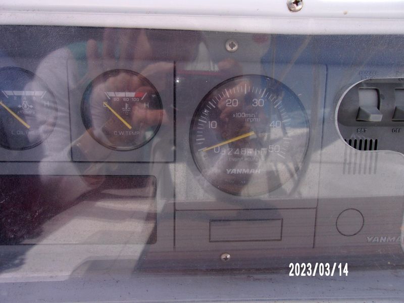 2006 Hunter Center Cockpit