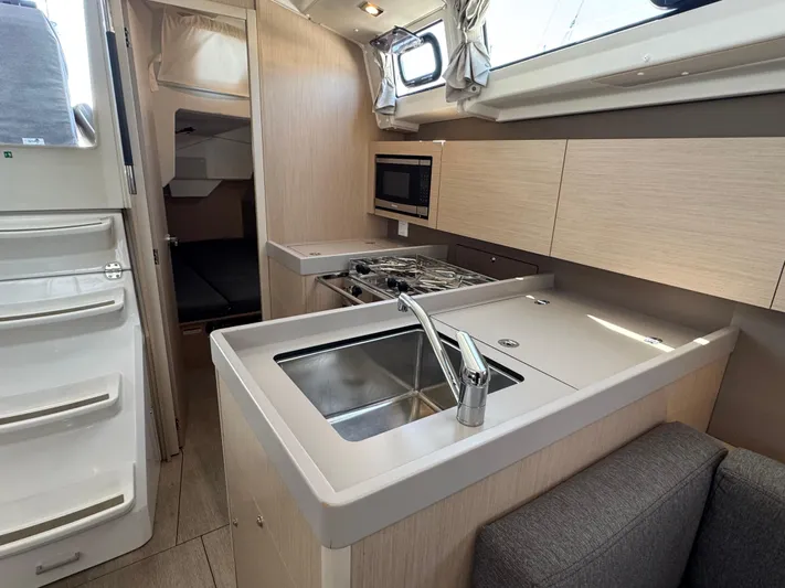 Wright By The Sea Yacht Photos Pics 